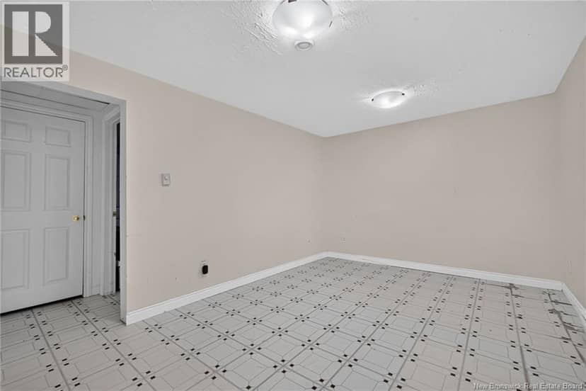 97 Old Oak Crescent — photo 34 of 40