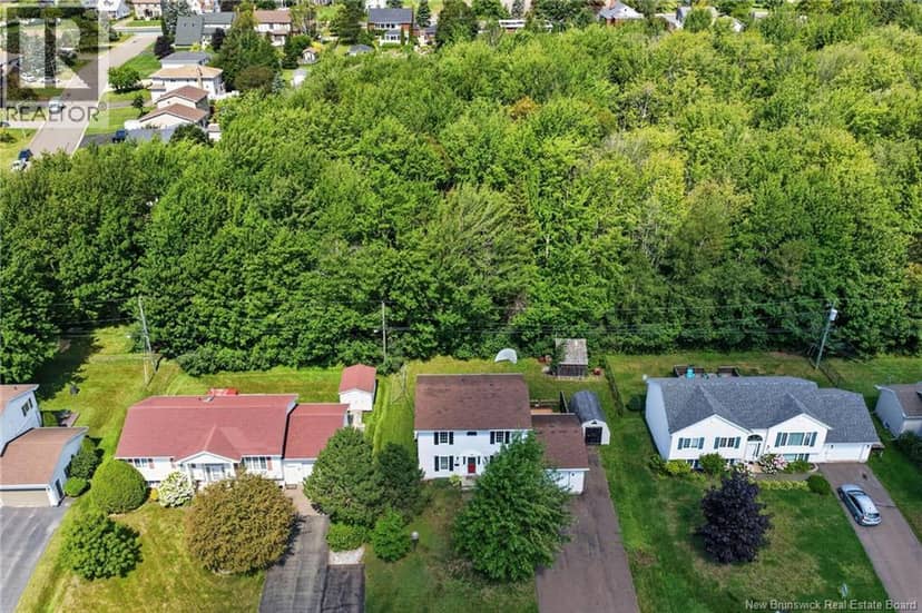 97 Old Oak Crescent — photo 4 of 40