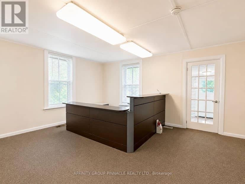 221 Kent Street W — photo 12 of 40