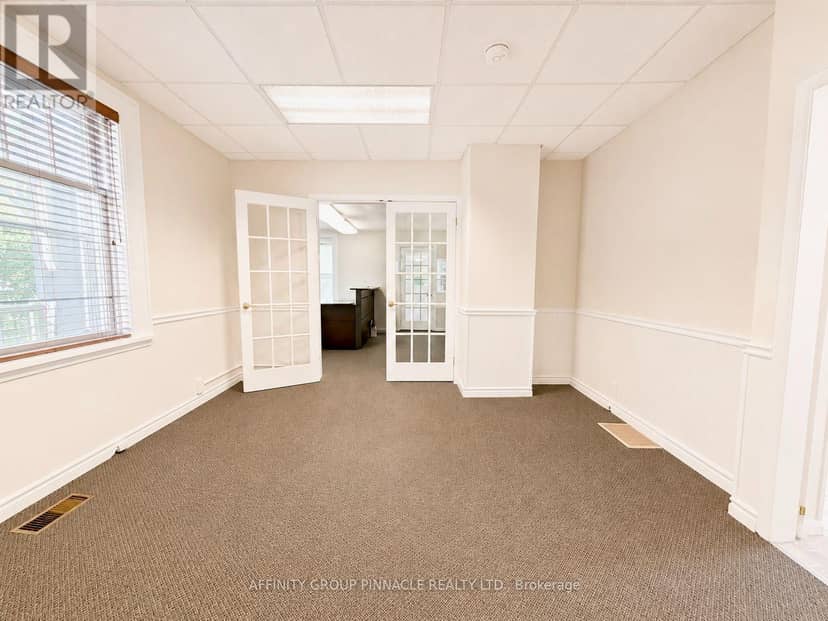 221 Kent Street W — photo 16 of 40