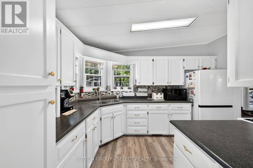 11 Huron Lane — photo 15 of 40