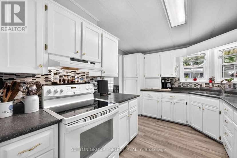 11 Huron Lane — photo 19 of 40