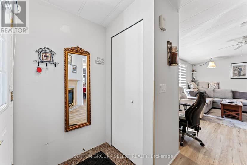 11 Huron Lane — photo 6 of 40