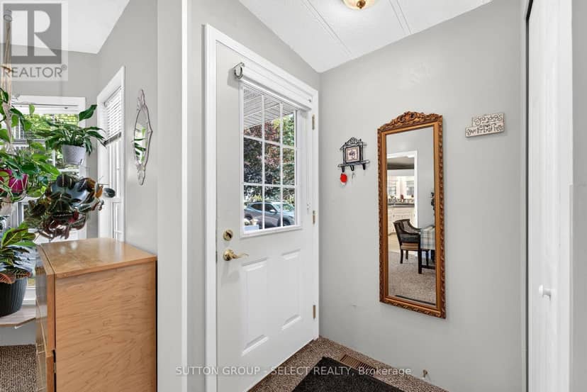 11 Huron Lane — photo 7 of 40