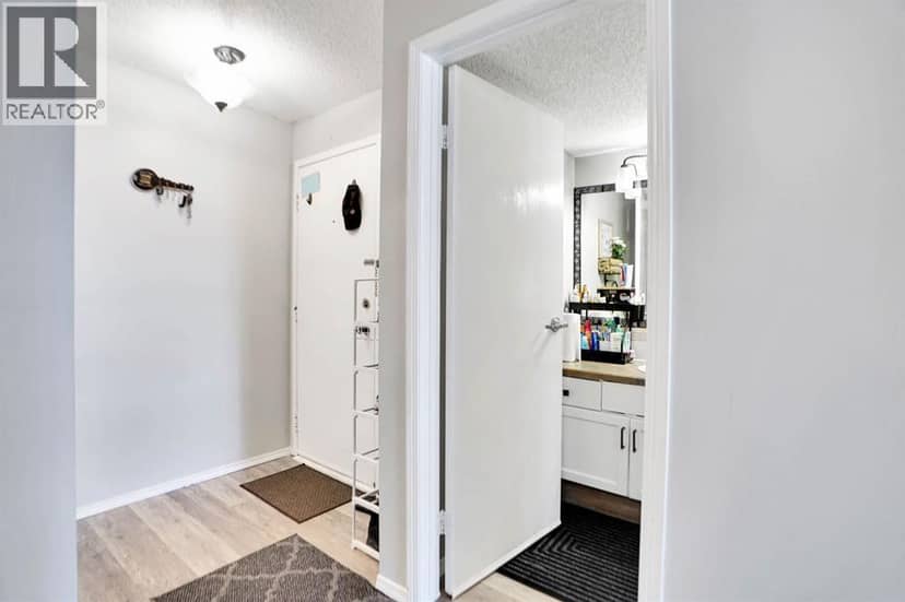 109, 110 20 Avenue NE, Calgary, photo 2