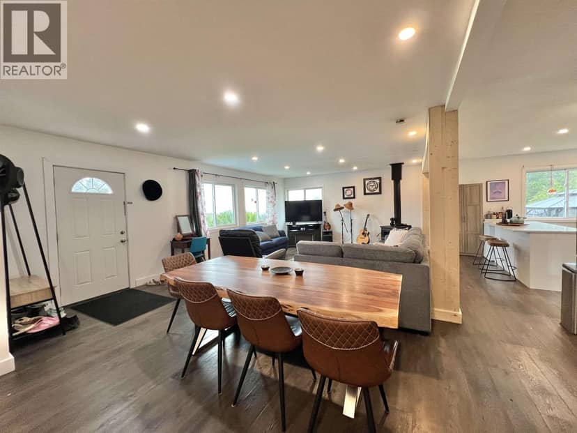 743 EVERGREEN DRIVE, Port Edward, photo 3