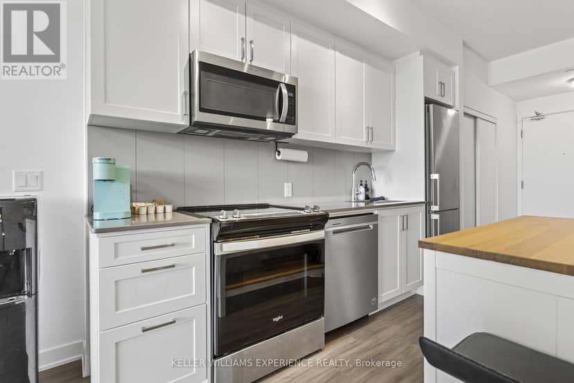 328 - 681 Yonge Street — photo 3 of 24