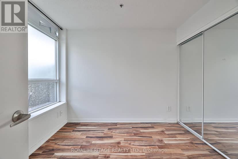 104 - 38 Joe Shuster Way — photo 17 of 28
