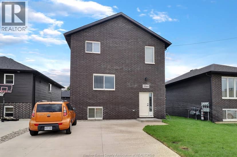 1844 Meighen Road — photo 1 of 26