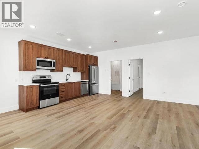 2-1702 Centennial Street — photo 4 of 11