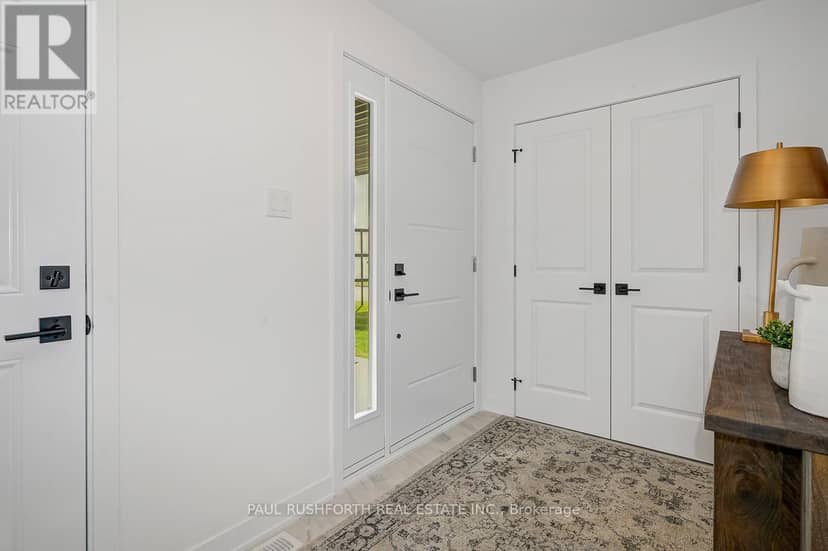277 Peacock Drive, Russell, photo 3