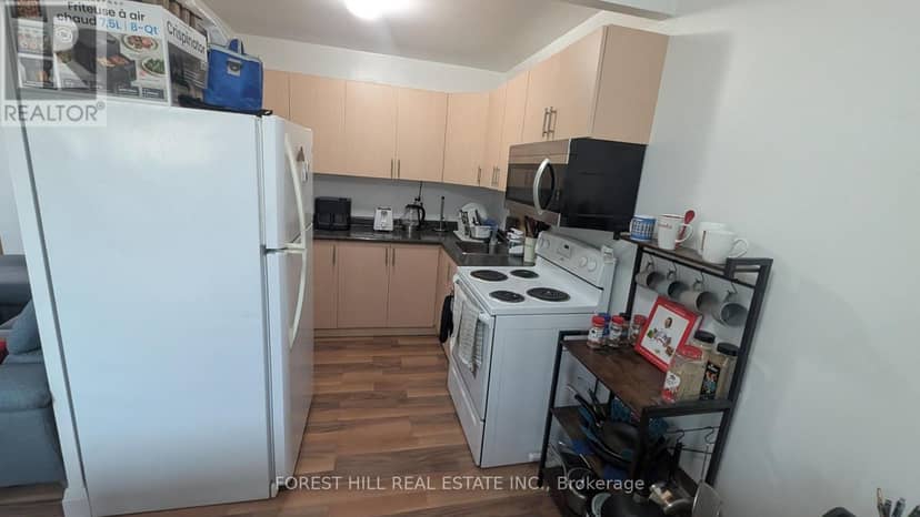 305 - 55 Neptune Drive, Toronto, photo 2