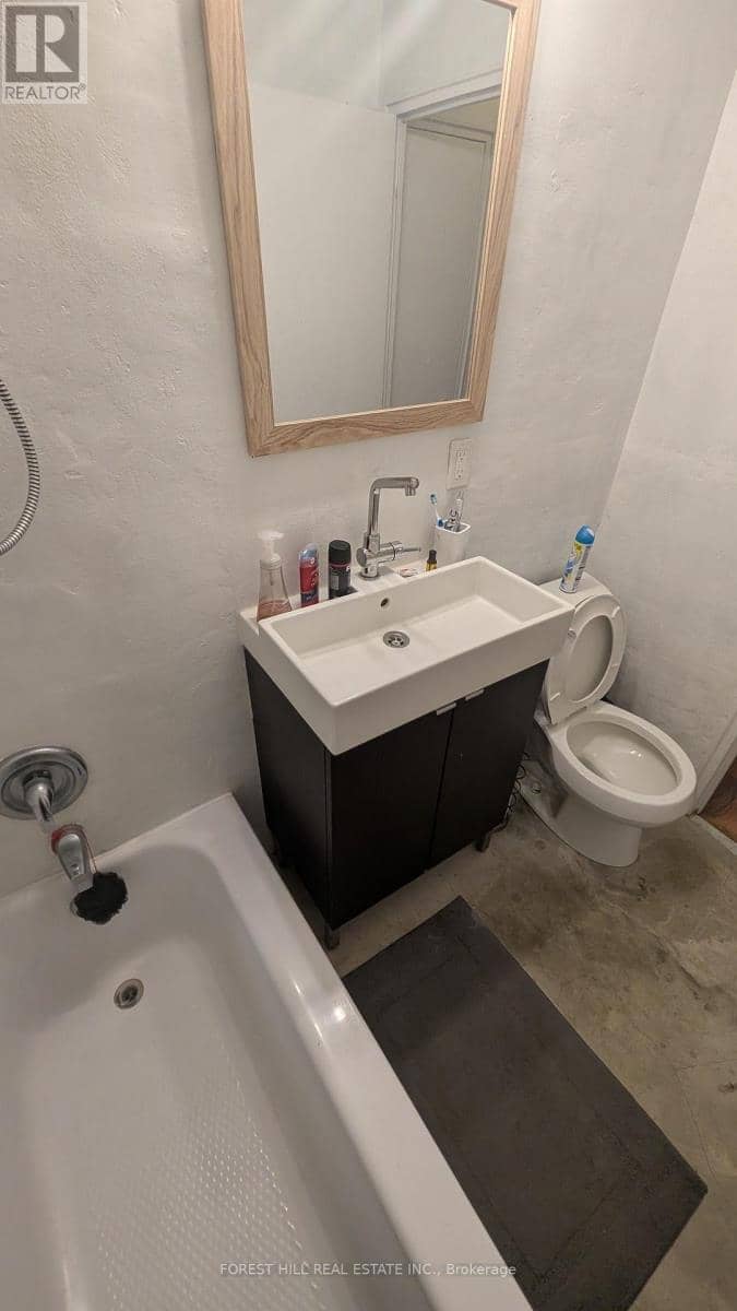 305 - 55 Neptune Drive — photo 9 of 17