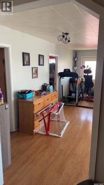 60 Railway AVENUE — photo 8 of 20