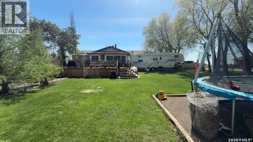 60 Railway AVENUE — photo 17 of 20
