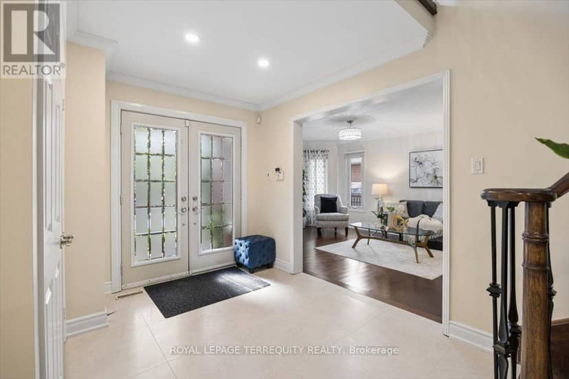 1207 Dogwood Crescent — photo 12 of 40