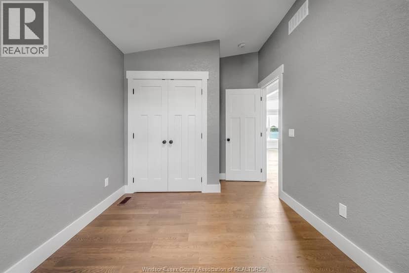 4360 St. Clair Parkway — photo 19 of 40