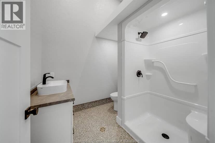 4360 St. Clair Parkway — photo 31 of 40