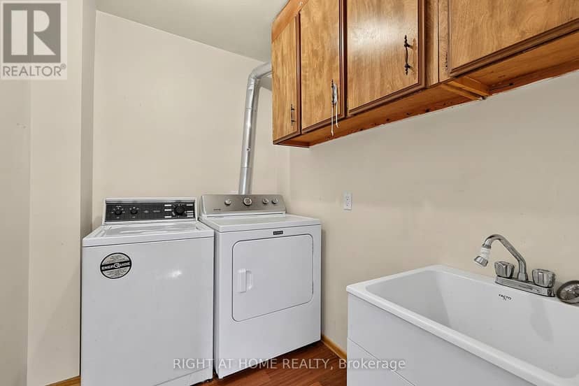 9 - 237 Steel Street — photo 15 of 40
