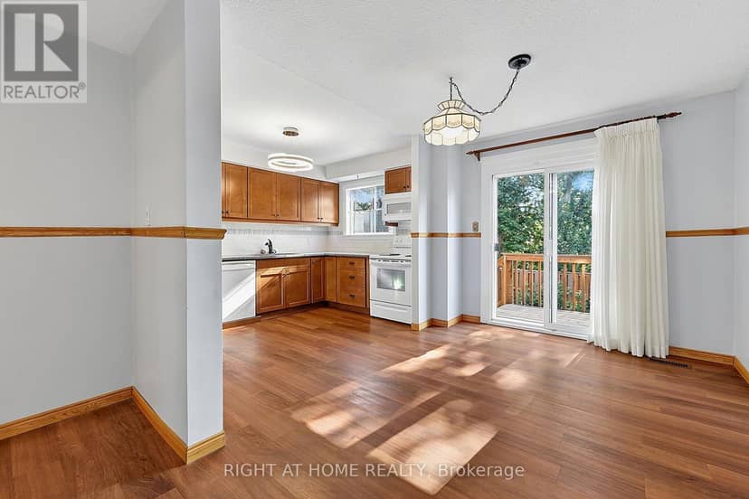 9 - 237 Steel Street — photo 10 of 40