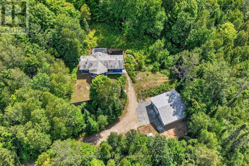 695 Bay Lake Road, Perry