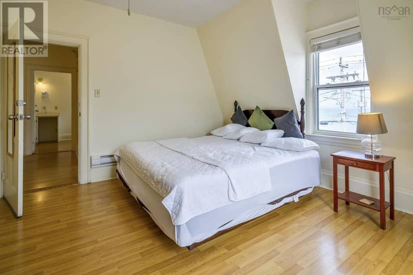111 Montague Row — photo 26 of 40