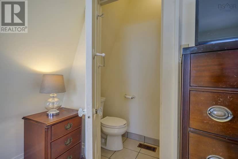 111 Montague Row — photo 30 of 40