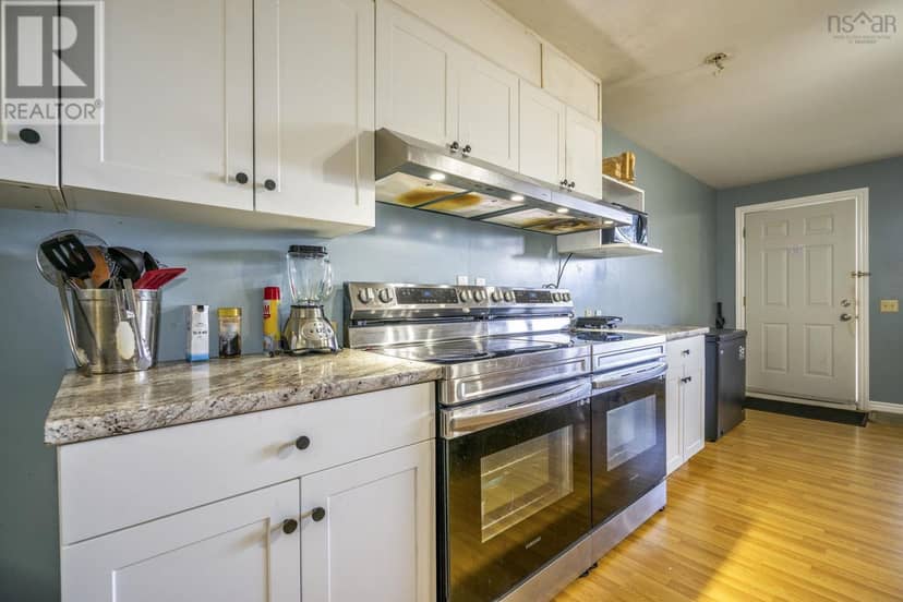111 Montague Row — photo 37 of 40