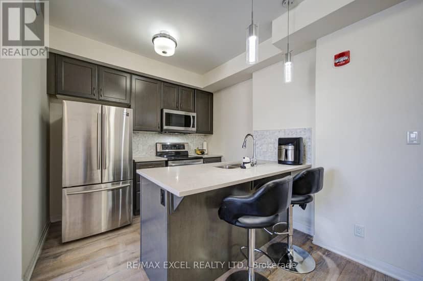 302 - 2 Adam Sellers Street — photo 11 of 40