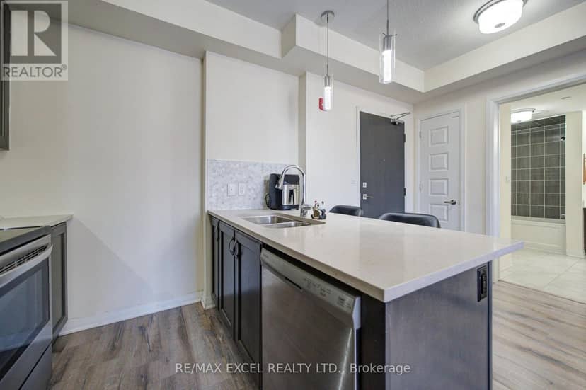 302 - 2 Adam Sellers Street — photo 15 of 40