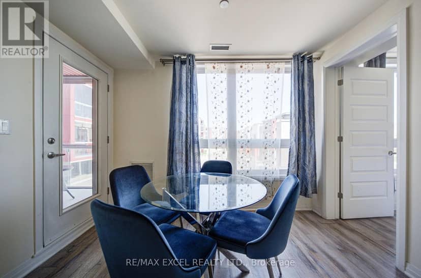 302 - 2 Adam Sellers Street — photo 21 of 40