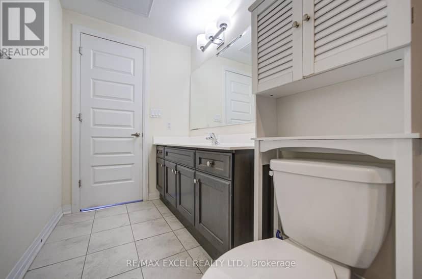 302 - 2 Adam Sellers Street — photo 28 of 40