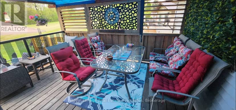 11 Tamarack Court — photo 19 of 28