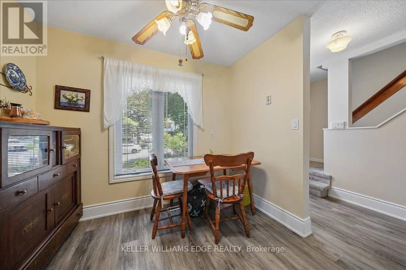 2320 Middlesmoor Crescent — photo 11 of 40