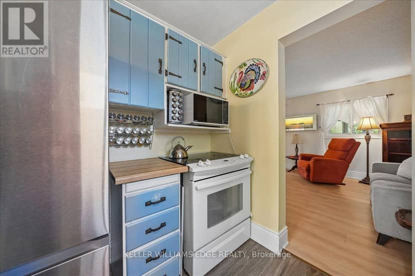 2320 Middlesmoor Crescent — photo 18 of 40