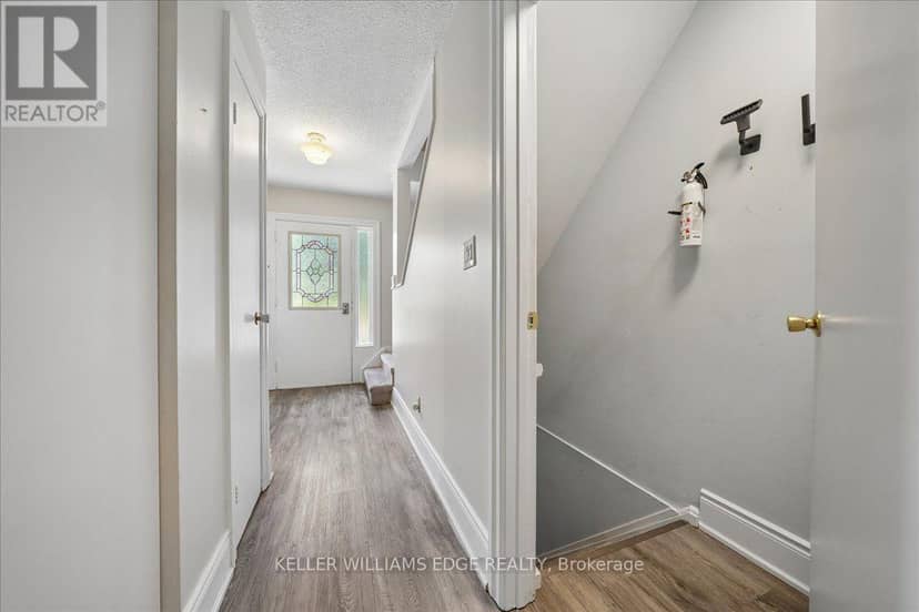 2320 Middlesmoor Crescent — photo 25 of 40