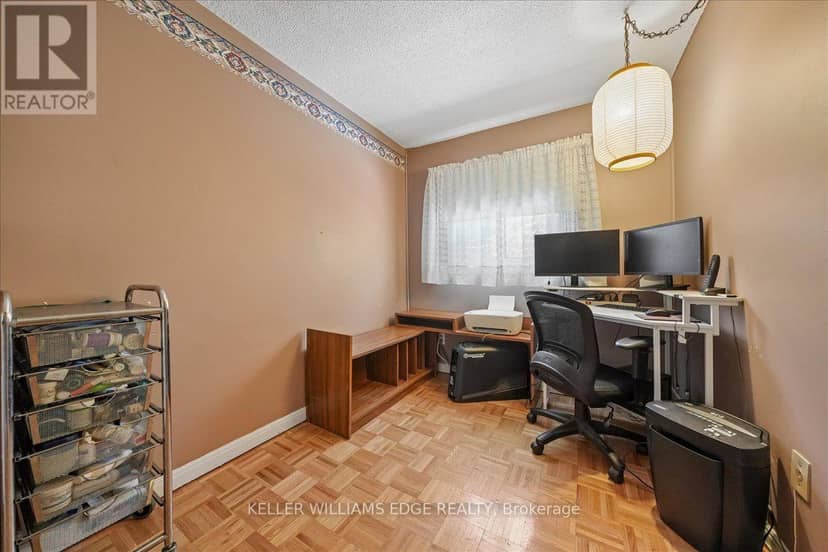 2320 Middlesmoor Crescent — photo 40 of 40