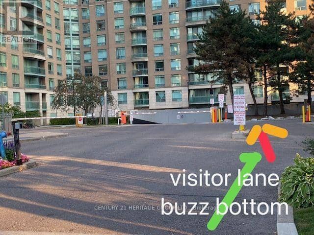 1204 - 7 Bishop Avenue — photo 23 of 24