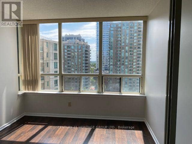 1204 - 7 Bishop Avenue — photo 13 of 24