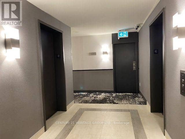 1204 - 7 Bishop Avenue — photo 4 of 24