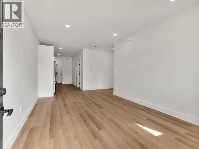 5-1702 Centennial Street — photo 7 of 13