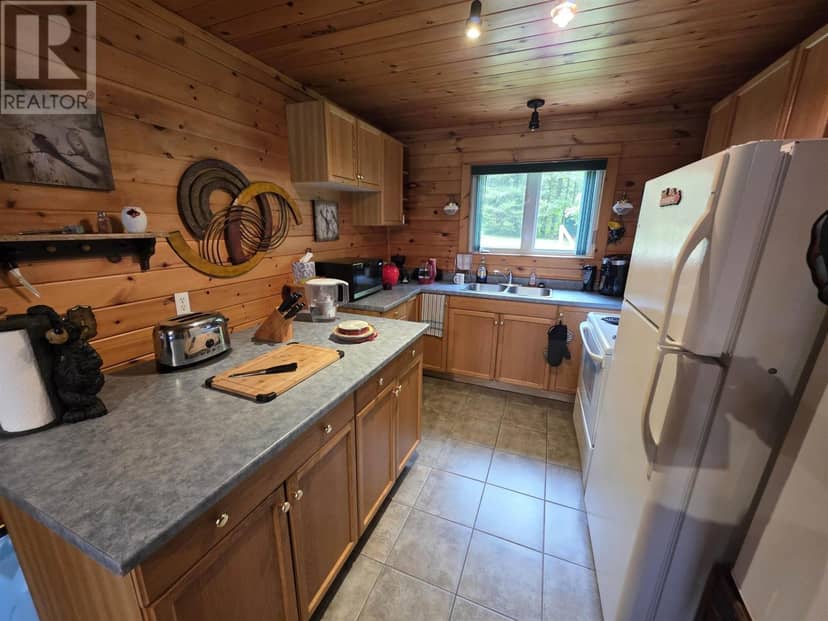 5377 Ellwood BLVD — photo 20 of 33