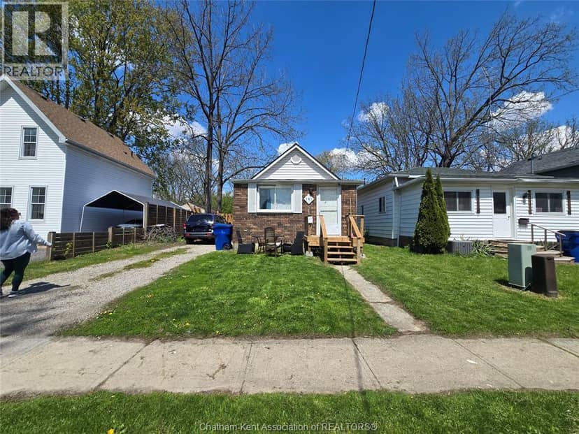 161 Wellington STREET East — photo 4 of 4