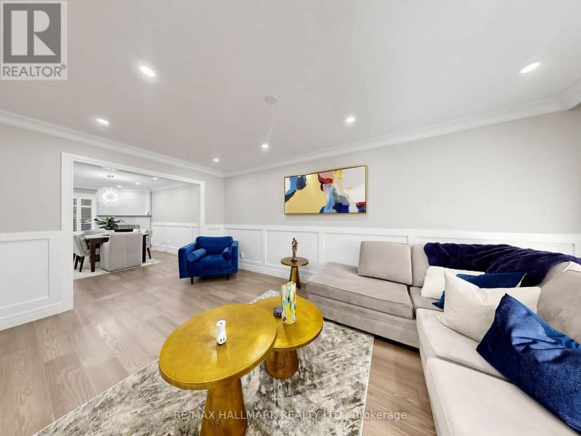 58 Marchwood Crescent, Richmond Hill, photo 3