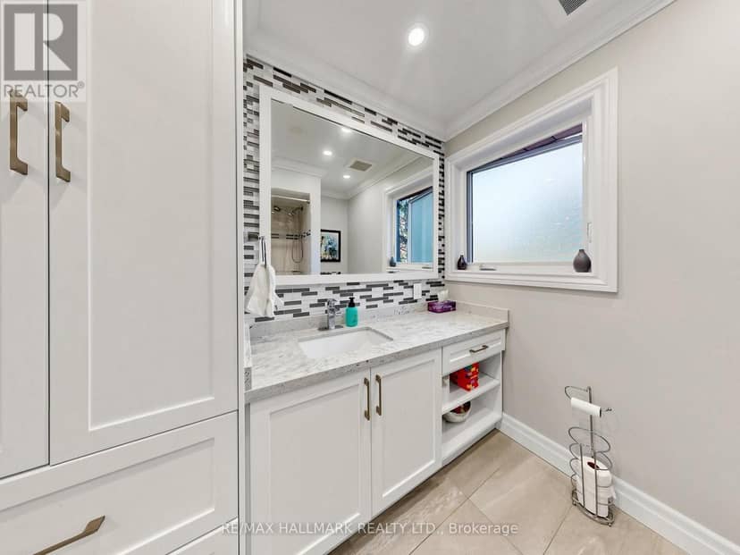 58 Marchwood Crescent — photo 31 of 40