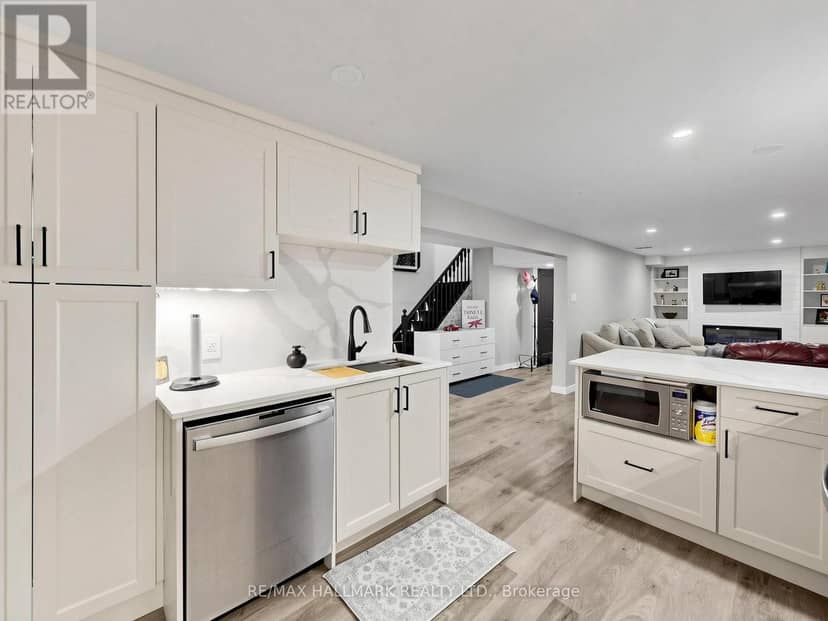 58 Marchwood Crescent — photo 40 of 40
