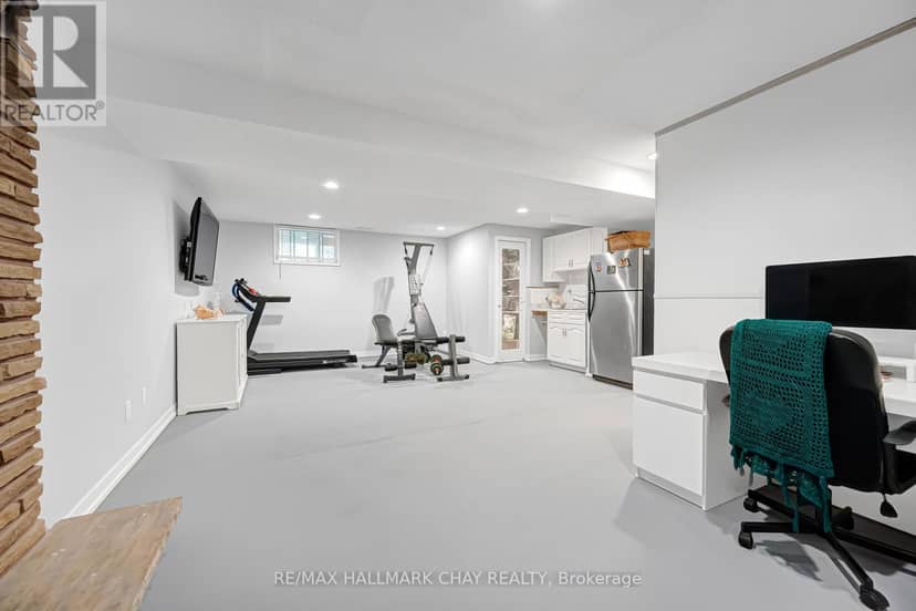 20 Howard Avenue — photo 22 of 40