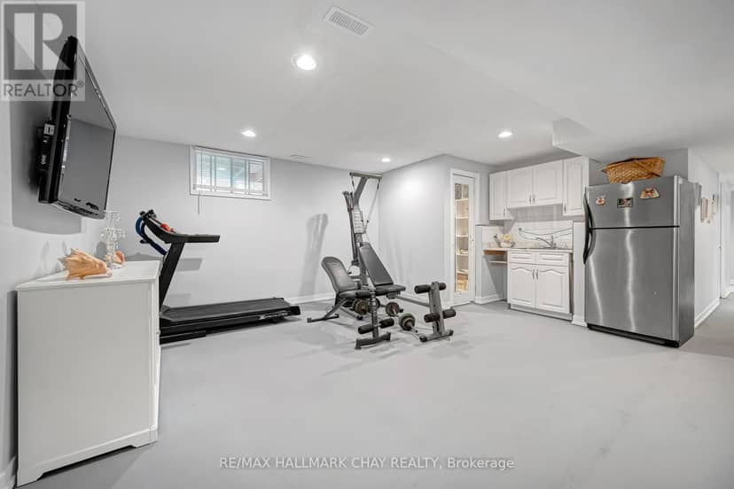 20 Howard Avenue — photo 23 of 40
