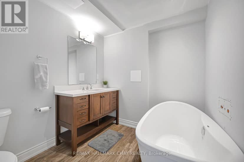 20 Howard Avenue — photo 29 of 40