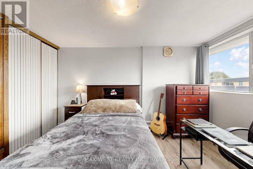 105 - 1624 Bloor Street — photo 28 of 40